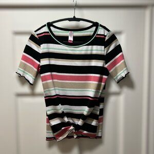 NWOT No Boundaries Soft Striped T-Shirt, Lettuce Edging, Front Knot, L